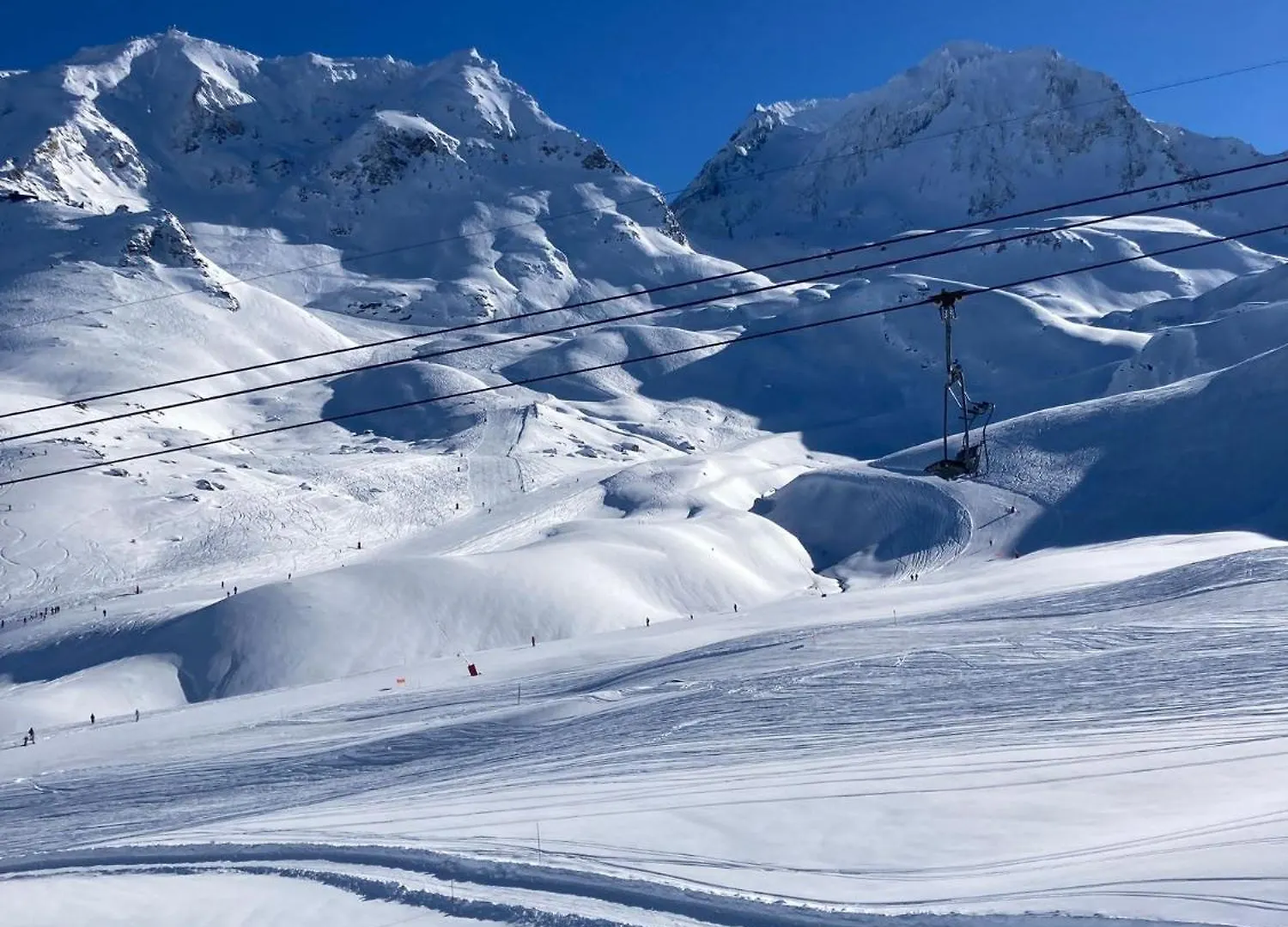 Arc 1950 - Appartement 2 Chambres - Ski-In & Out - Grande Terrasse Ensoleillee Les Arcs  شقة